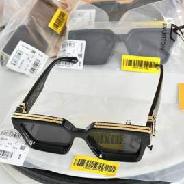 Picture of Louis Vuitton Sunglasses _SKUfw75841800fw